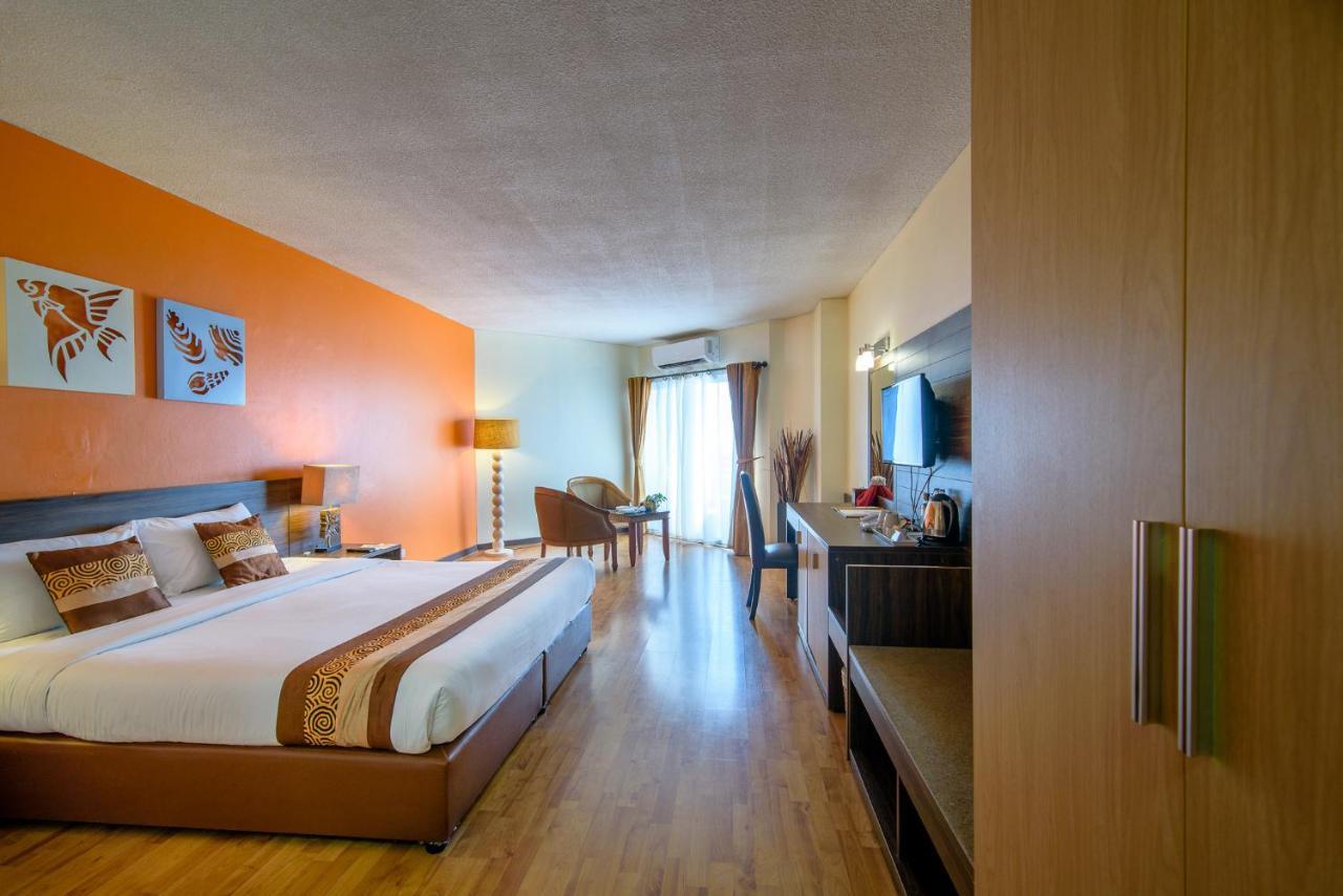 Golden Beach Cha-Am Hotel Dış mekan fotoğraf